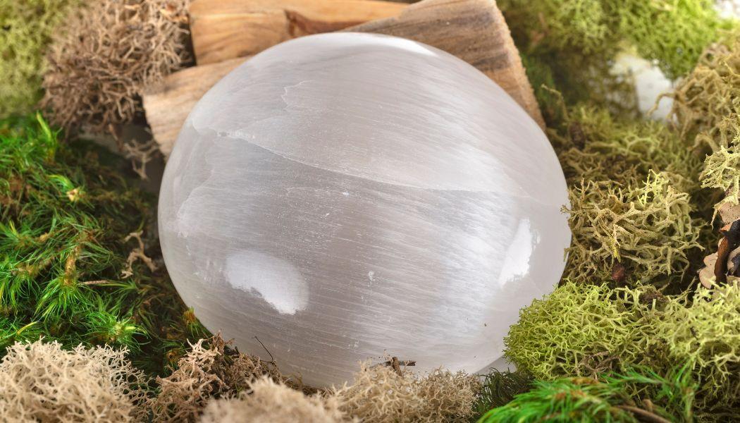 Selenite in the monclinic crystal system